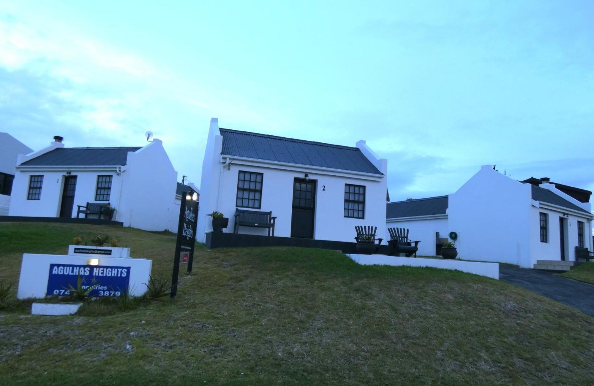 Agulhas Heights Self-Catering Cottages Экстерьер фото